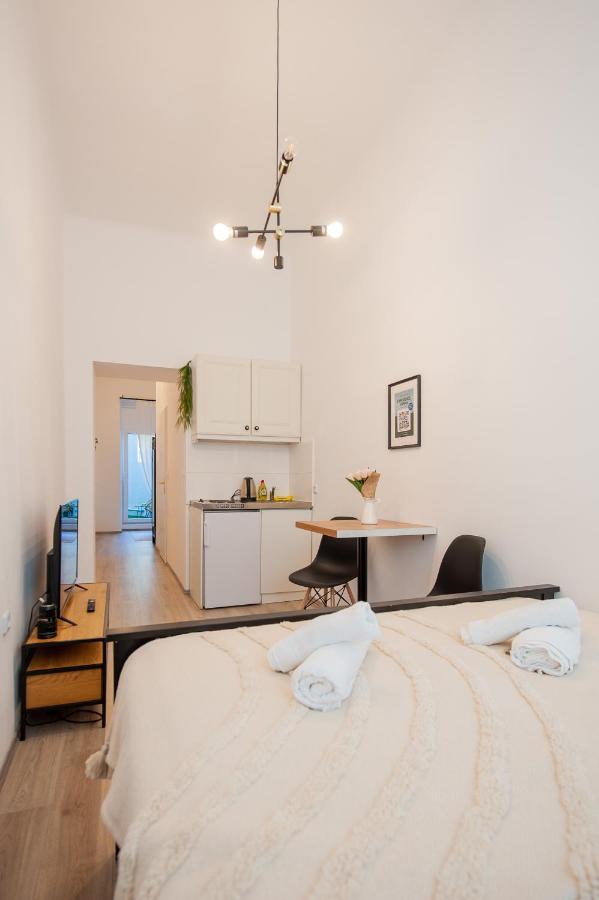 My City Apartment - Vienna Cosy Room Buitenkant foto
