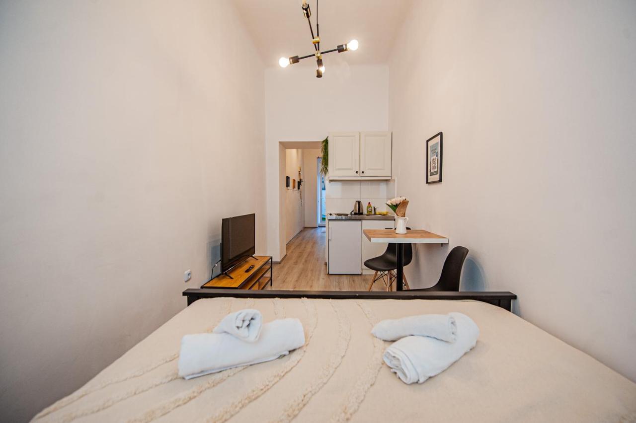 My City Apartment - Vienna Cosy Room Buitenkant foto